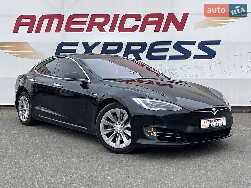 Ліфтбек Tesla Model S 2016 в Києві