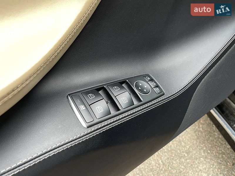 Ліфтбек Tesla Model S 2016 в Києві