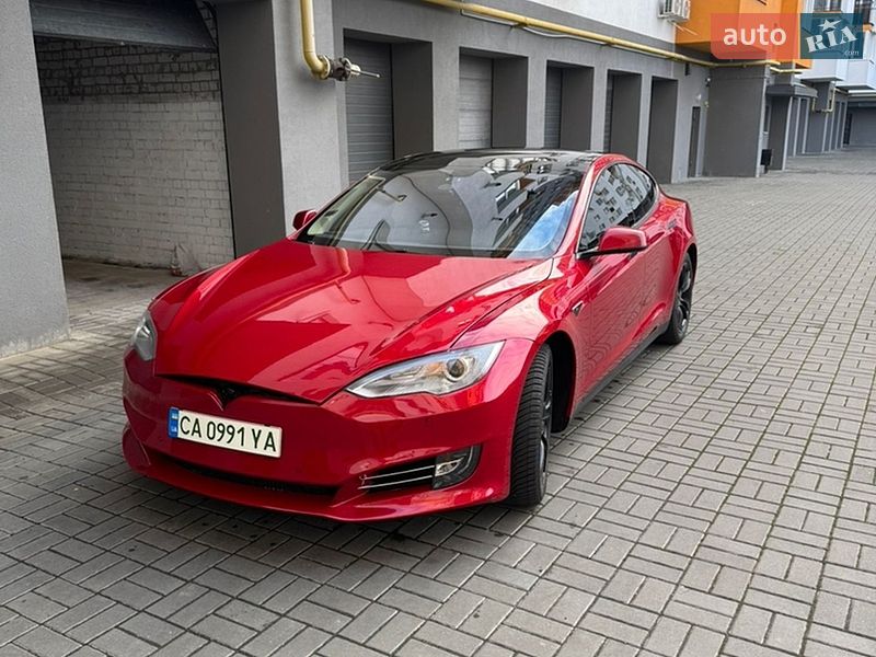 Ліфтбек Tesla Model S 2014 в Черкасах