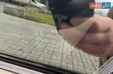 Ліфтбек Tesla Model S 2014 в Черкасах