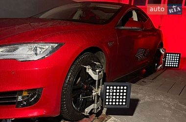 Ліфтбек Tesla Model S 2014 в Черкасах
