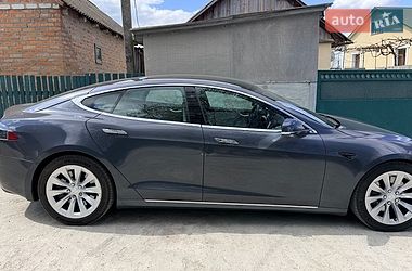 Лифтбек Tesla Model S 2017 в Киеве