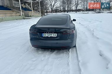 Ліфтбек Tesla Model S 2016 в Городку