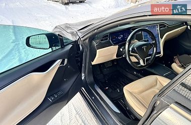 Ліфтбек Tesla Model S 2016 в Городку