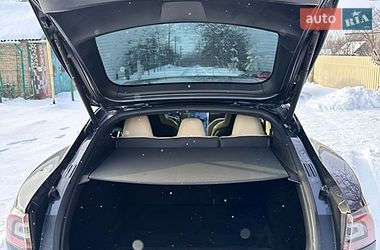 Ліфтбек Tesla Model S 2016 в Городку
