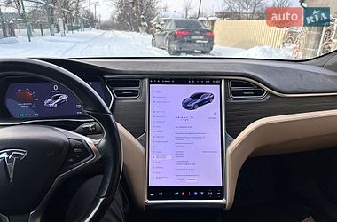 Ліфтбек Tesla Model S 2016 в Городку