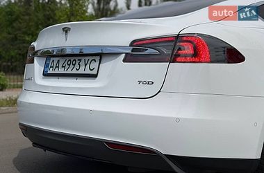 Лифтбек Tesla Model S 2015 в Киеве