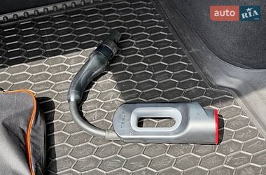 Лифтбек Tesla Model S 2015 в Киеве