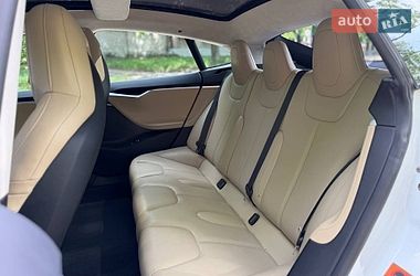 Лифтбек Tesla Model S 2015 в Киеве