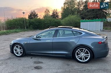 Лифтбек Tesla Model S 2013 в Львове