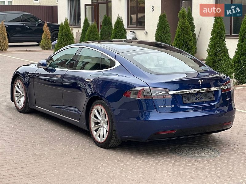 Ліфтбек Tesla Model S 2017 в Одесі