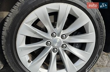 Лифтбек Tesla Model S 2017 в Киеве