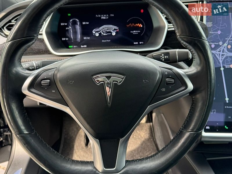 Лифтбек Tesla Model S 2017 в Киеве