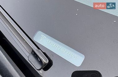 Лифтбек Tesla Model S 2017 в Киеве