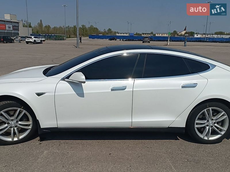 Лифтбек Tesla Model S 2014 в Харькове