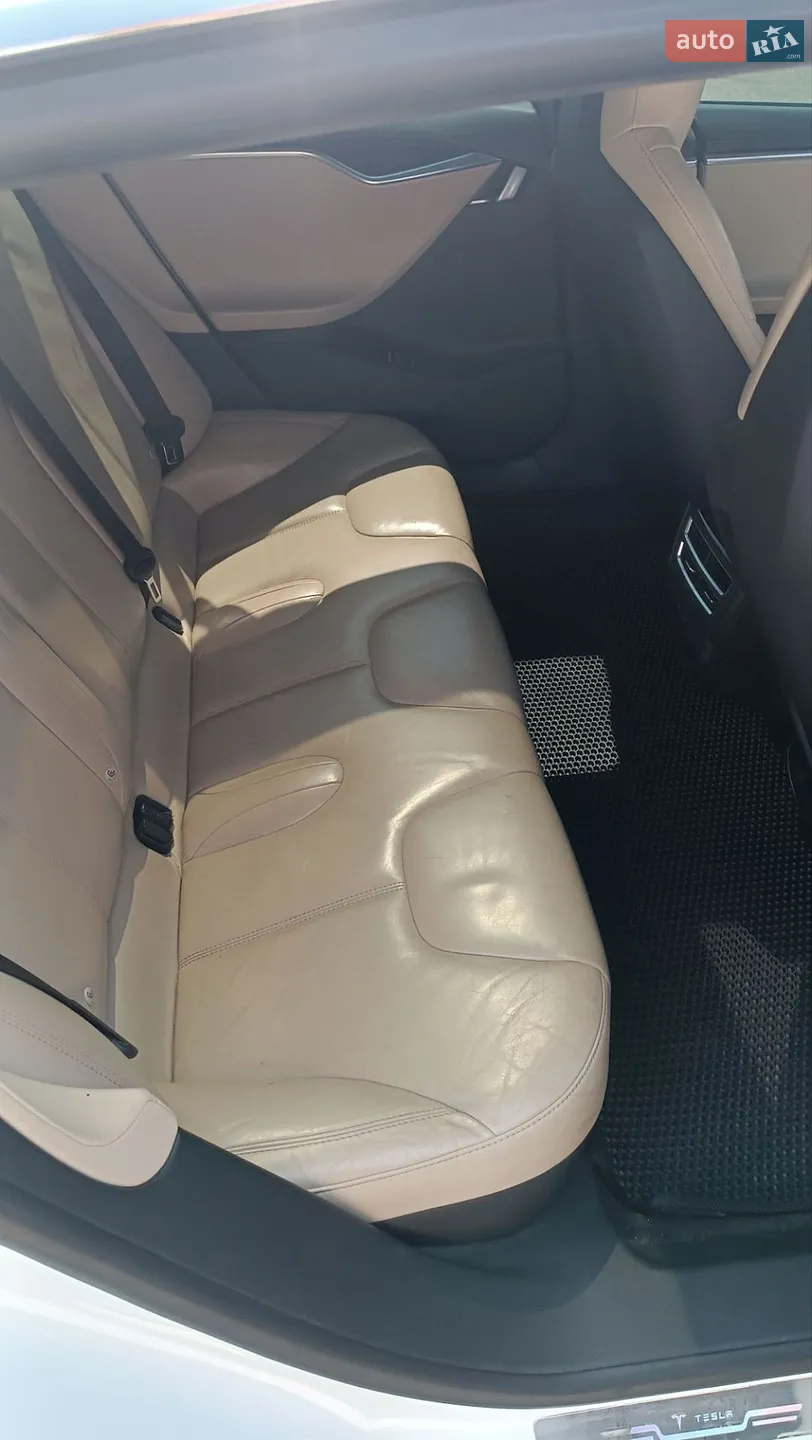 2014 Tesla Model S - мініатюра 12