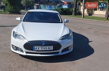 Лифтбек Tesla Model S 2013 в Харькове Лифтбек Tesla Model S 2013 в Харькове