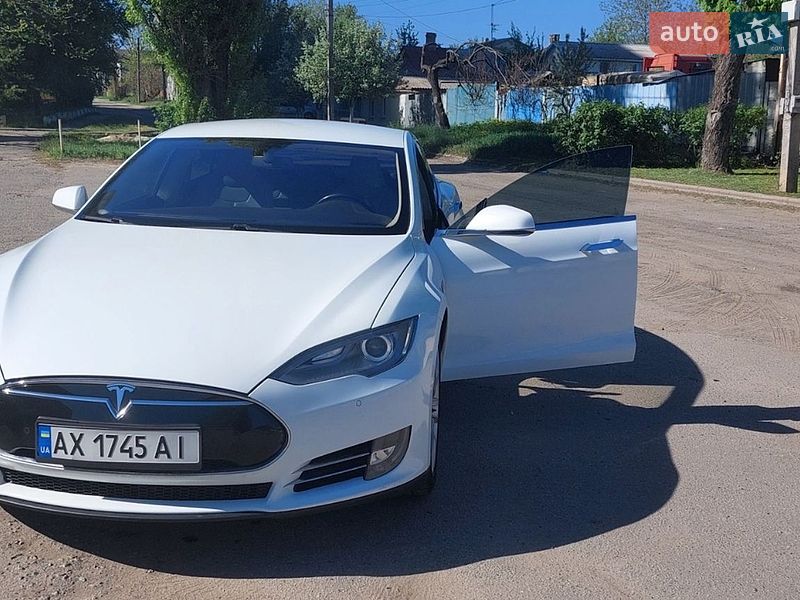 Лифтбек Tesla Model S 2013 в Харькове