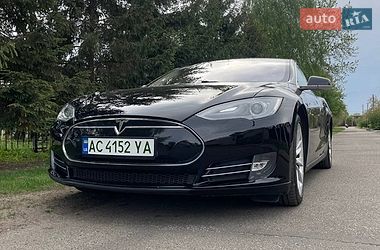 Ліфтбек Tesla Model S 2014 в Києві