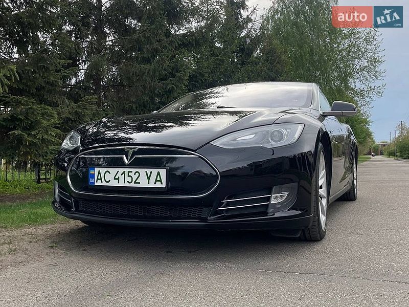 Ліфтбек Tesla Model S 2014 в Києві