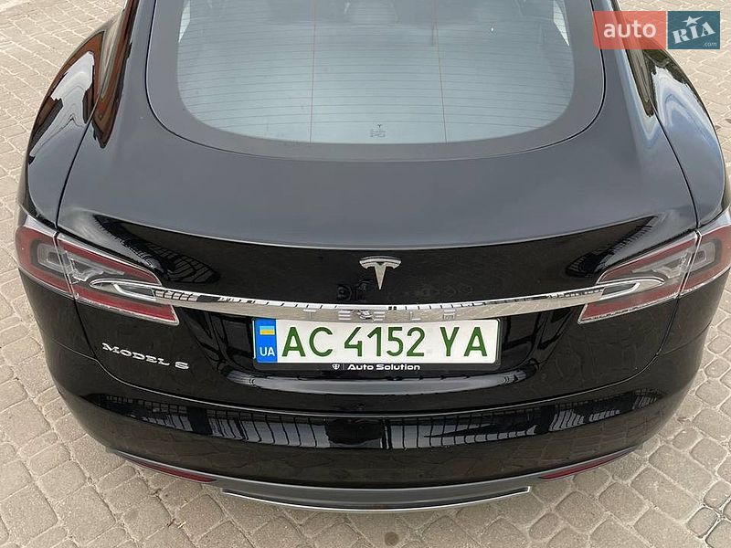 Ліфтбек Tesla Model S 2014 в Києві