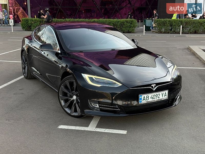 Tesla Model S 2018