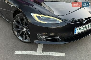 Лифтбек Tesla Model S 2018 в Киеве