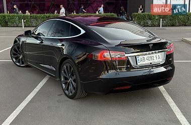 Лифтбек Tesla Model S 2018 в Киеве