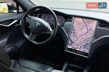 Лифтбек Tesla Model S 2018 в Киеве