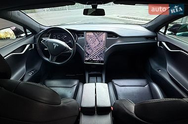 Лифтбек Tesla Model S 2018 в Киеве