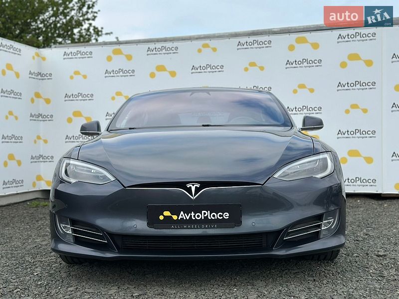 Ліфтбек Tesla Model S 2017 в Луцьку