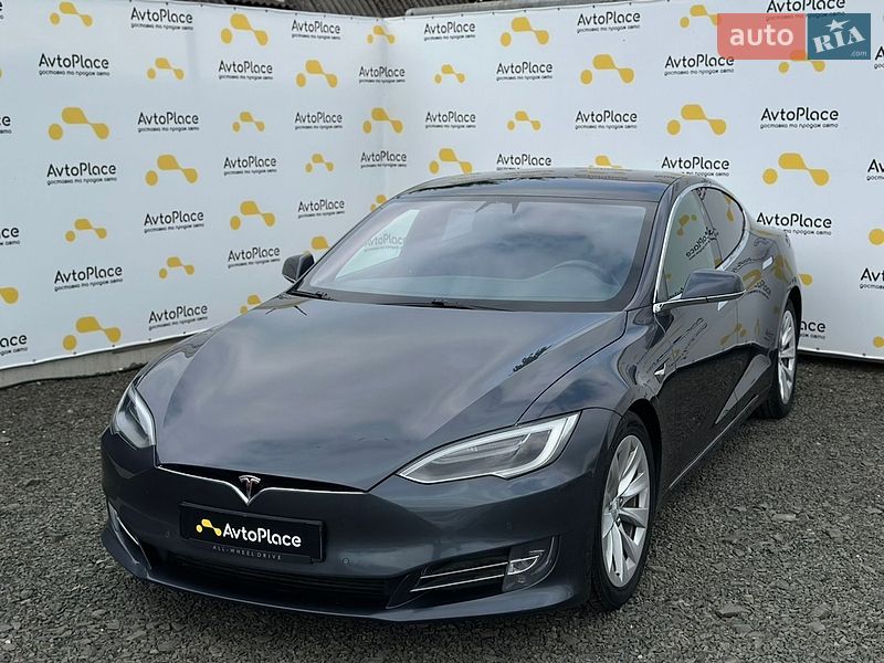 Ліфтбек Tesla Model S 2017 в Луцьку