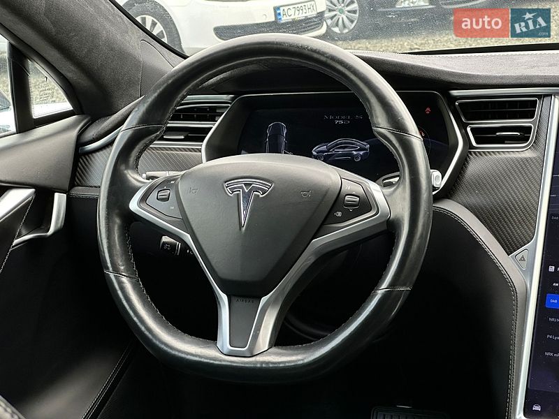 Ліфтбек Tesla Model S 2017 в Луцьку