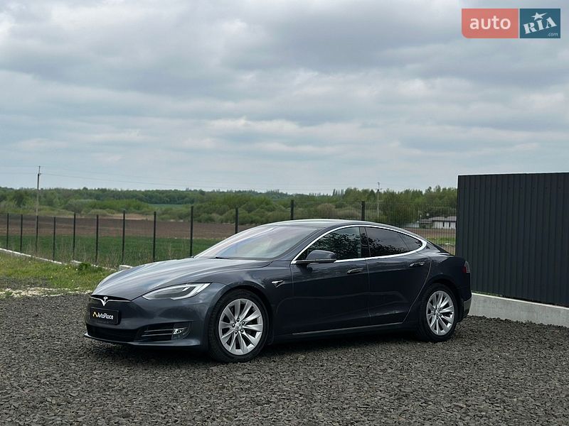 Ліфтбек Tesla Model S 2017 в Луцьку