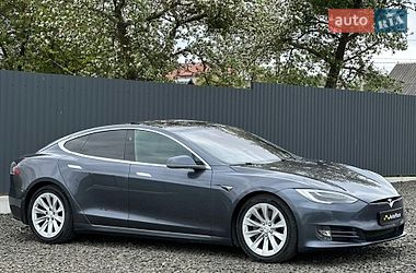 Ліфтбек Tesla Model S 2017 в Луцьку