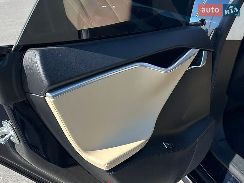 Лифтбек Tesla Model S 2013 в Броварах фото 40 Лифтбек Tesla Model S 2013 в Броварах