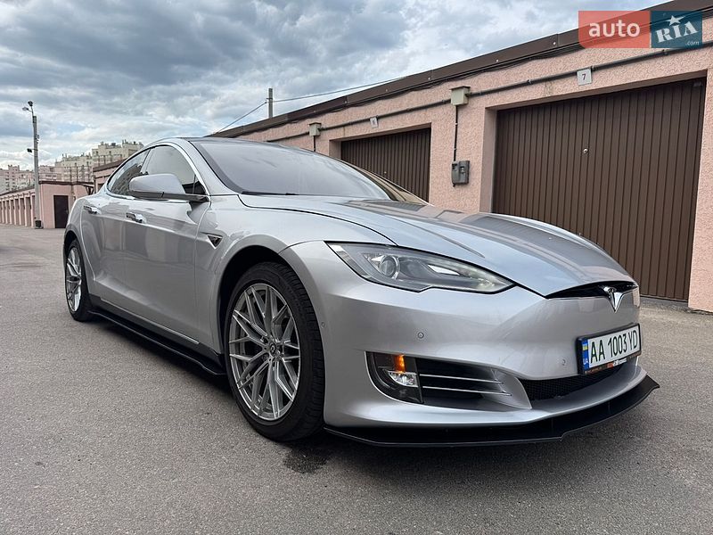 Лифтбек Tesla Model S 2014 в Софиевской Борщаговке