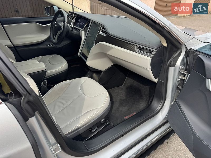 Лифтбек Tesla Model S 2014 в Софиевской Борщаговке