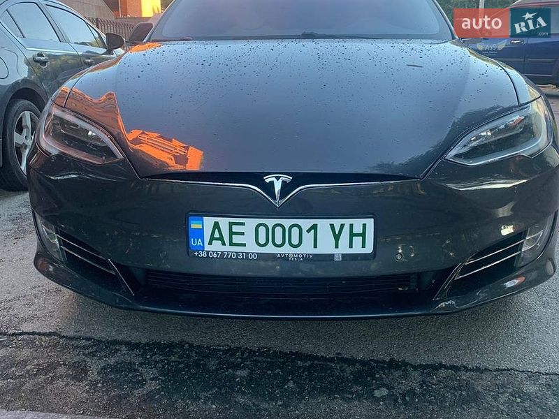 Лифтбек Tesla Model S 2017 в Днепре фото 8 Лифтбек Tesla Model S 2017 в Днепре