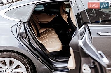 Лифтбек Tesla Model S 2017 в Днепре фото 19 Лифтбек Tesla Model S 2017 в Днепре
