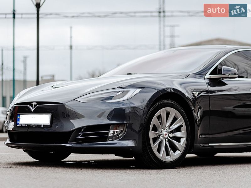 Лифтбек Tesla Model S 2017 в Днепре фото 27 Лифтбек Tesla Model S 2017 в Днепре