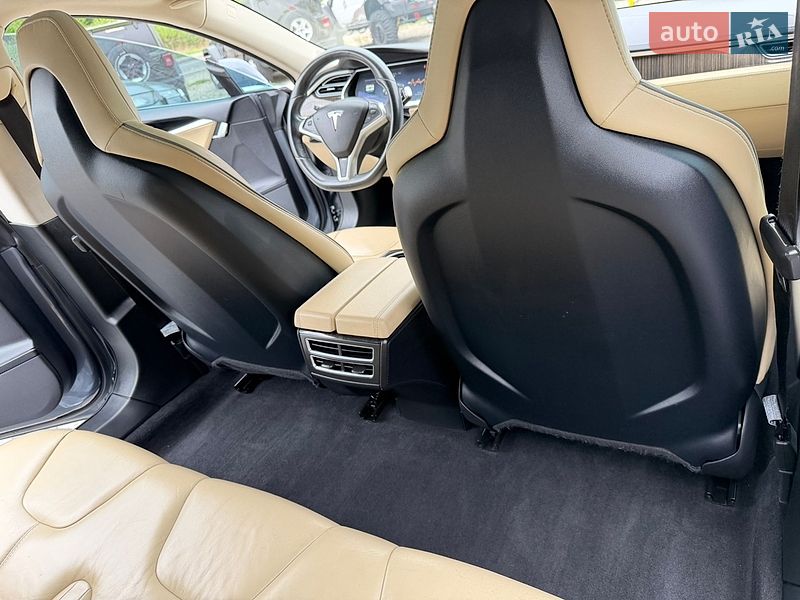 Лифтбек Tesla Model S 2013 в Ивано-Франковске