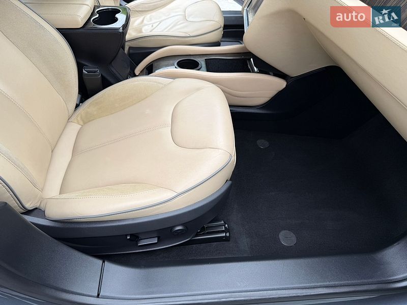 Лифтбек Tesla Model S 2013 в Ивано-Франковске