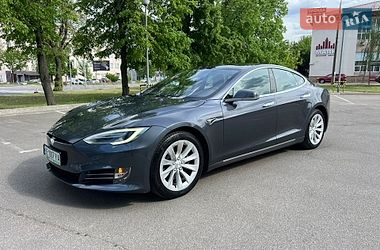 Лифтбек Tesla Model S 2018 в Киеве