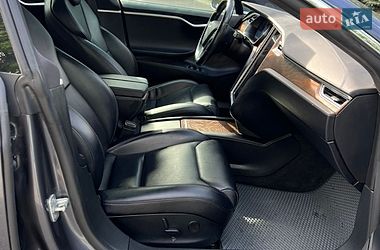 Лифтбек Tesla Model S 2018 в Киеве