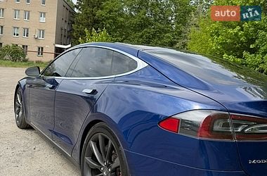 Лифтбек Tesla Model S 2015 в Днепре