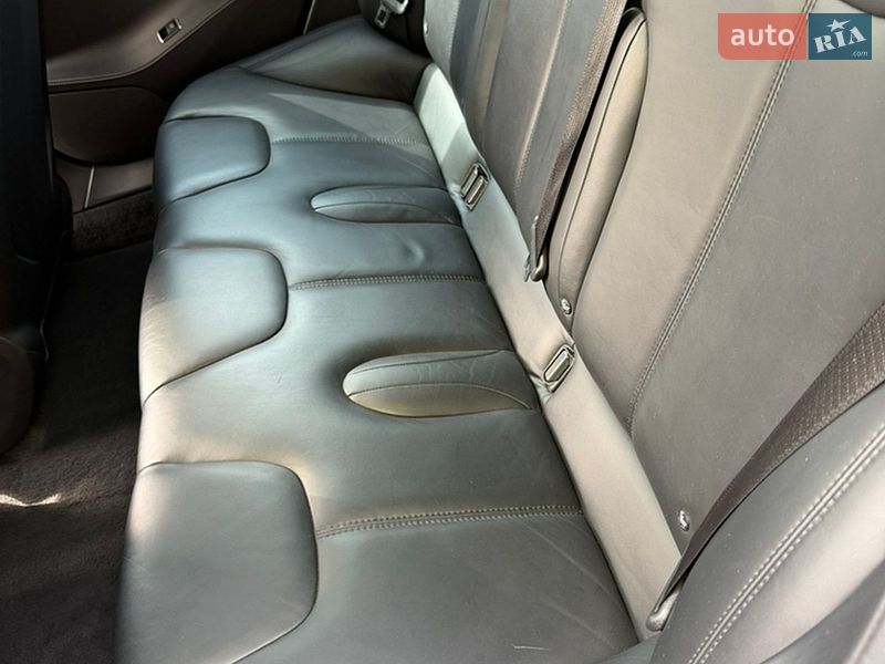 Лифтбек Tesla Model S 2015 в Днепре