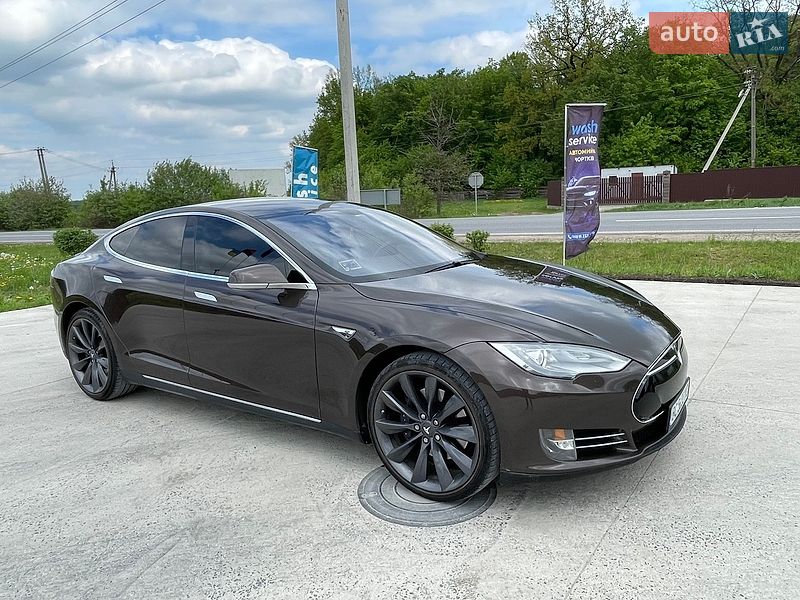 Tesla Model S 2013