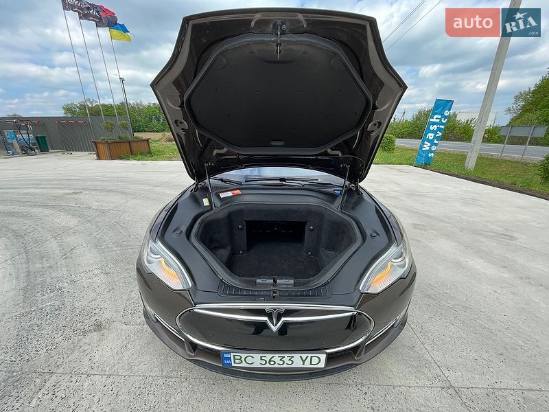 Ліфтбек Tesla Model S 2013 в Чорткові
