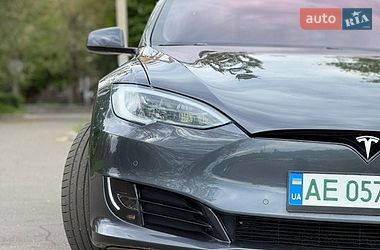 Лифтбек Tesla Model S 2018 в Кривом Роге